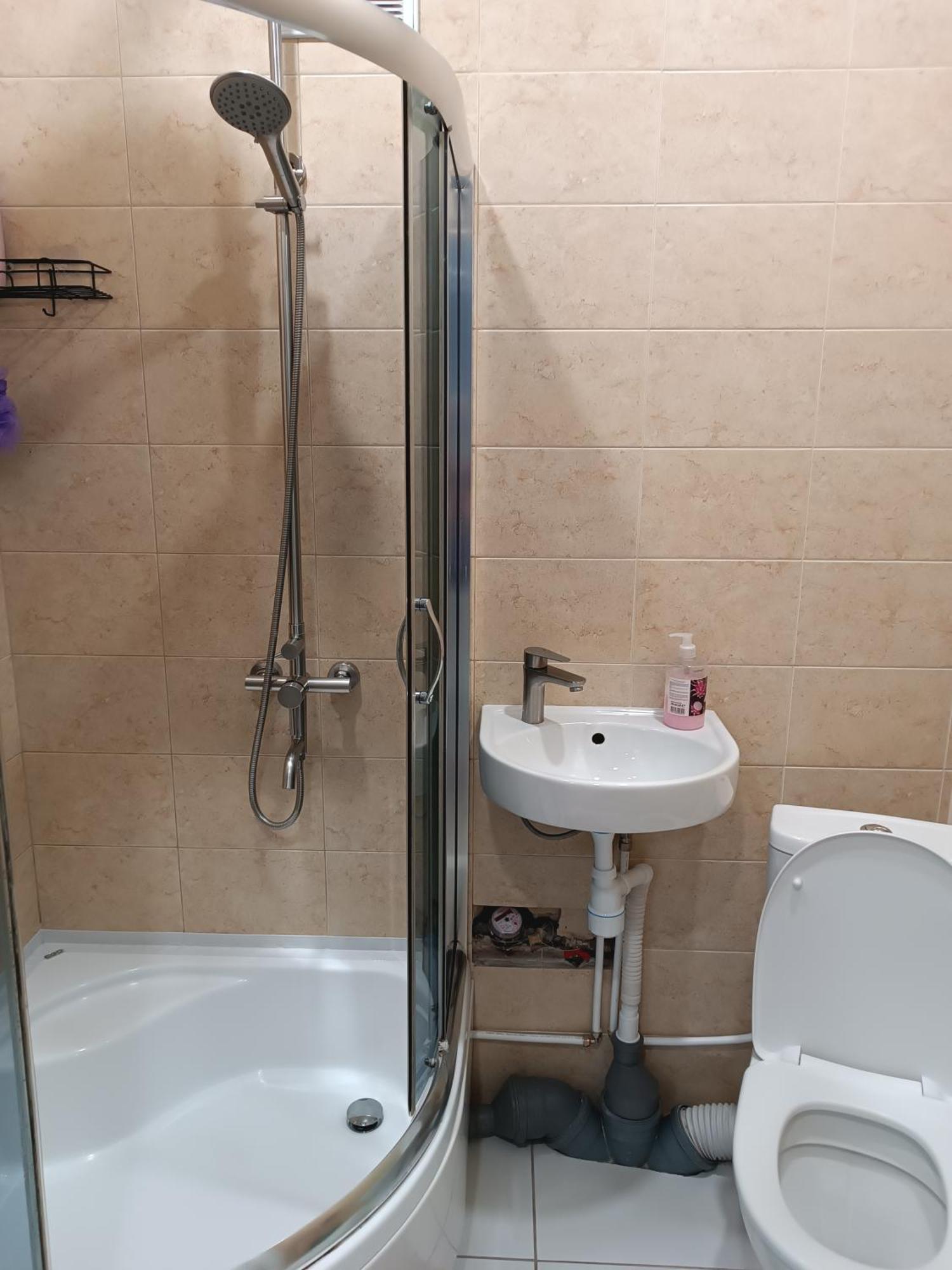 Две Уютные Квартиры В Центре Города Дзержинка - New Apartments Kryvyi Rih Dış mekan fotoğraf
