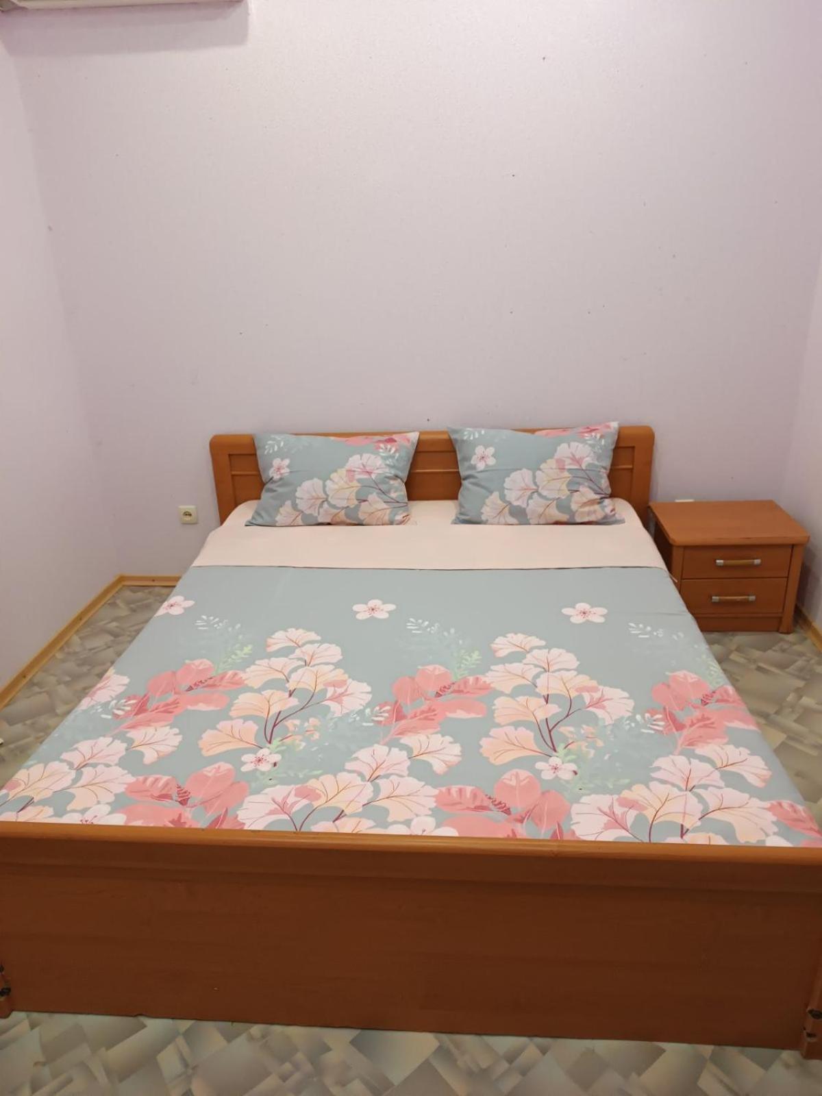 Две Уютные Квартиры В Центре Города Дзержинка - New Apartments Kryvyi Rih Dış mekan fotoğraf